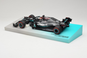 Mercedes W11 #63 G. Russell Mercedes AMG Petronas Sakhir Grand Prix 2020 Minichamps 1:18 113201663 Smola – slika 5 od 7