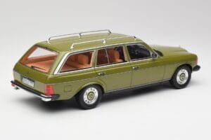 Mercedes W123 200T Cypress Zelen BoS Models 1:18 BOS008 Kovina – slika 2 od 6