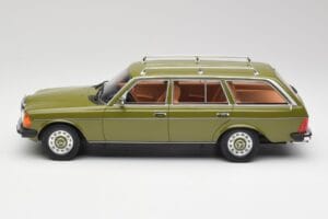 Mercedes W123 200T Cypress Zelen BoS Models 1:18 BOS008 Kovina – slika 3 od 6