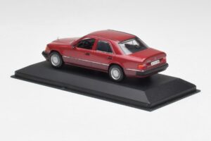 Mercedes 300D W124 Rdeč Minichamps 1:43 3209 Kovina – slika 3 od 4