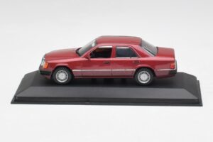 Mercedes 300D W124 Rdeč Minichamps 1:43 3209 Kovina