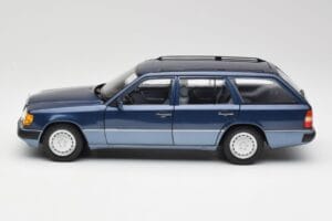 Mercedes 300D W124 T-Modell Nautical Modra Norev 1:18 183962 Kovina – slika 4 od 8