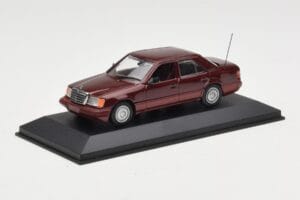Mercedes W124 Dark Red Metallic Minichamps 1:43 MB002 Kovina – slika 2 od 4