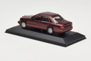 Mercedes W124 Dark Red Metallic Minichamps 1:43 MB002 Kovina – slika 3 od 4