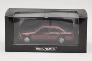 Mercedes W124 Dark Red Metallic Minichamps 1:43 MB002 Kovina – slika 4 od 4