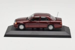 Mercedes W124 Dark Red Metallic Minichamps 1:43 MB002 Kovina