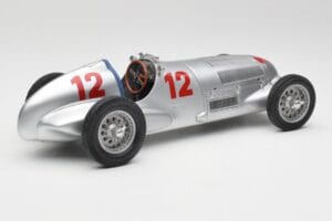 Mercedes W125 #12 R. Caracciola Grand Prix 1937 CMC 1:18 M-052 Kovina – slika 2 od 6