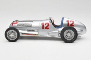 Mercedes W125 #12 R. Caracciola Grand Prix 1937 CMC 1:18 M-052 Kovina – slika 3 od 6