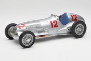 Mercedes W125 #12 R. Caracciola Grand Prix 1937 CMC 1:18 M-052 Kovina