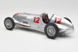 Mercedes W125 #12 R. Caracciola Grand Prix 1937 CMC 1:18 M-052 Kovina – slika 5 od 6