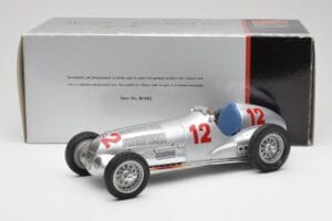 Mercedes W125 #12 R. Caracciola Grand Prix 1937 CMC 1:18 M-052 Kovina – slika 6 od 6