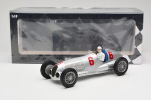 Mercedes W125 #6 Daimler-Benz AG R. Caracciola 2nd Place Eifel Race Nurburgring 1937 Minichamps 1:18 155373106 Kovina – slika 6 od 6