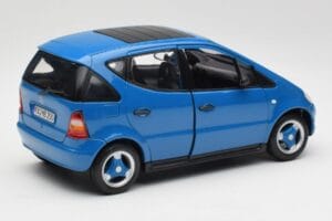 Mercedes A-Class W168 Azure Modra Maisto 1:18 50311 Kovina – slika 3 od 8