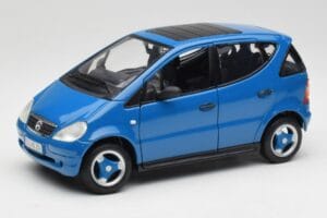 Mercedes A-Class W168 Azure Modra Maisto 1:18 50311 Kovina