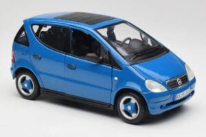 Mercedes A-Class W168 Azure Modra Maisto 1:18 50311 Kovina – slika 6 od 8