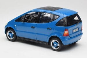 Mercedes A-Class W168 Azure Modra Maisto 1:18 50311 Kovina – slika 7 od 8