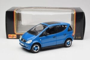 Mercedes A-Class W168 Azure Modra Maisto 1:18 50311 Kovina – slika 8 od 8