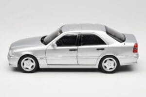 Mercedes C36 AMG W202 Silver Metallic Norev 1:18 183380 Kovina – slika 4 od 8