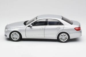 Mercedes E-razred W212 Avantgarde Iridium Srebrn Lak Izdaja 1 Minichamps 1:18 B66960212-D1 Kovina – slika 4 od 11
