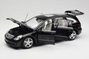 Mercedes R-Class W251 Obsidian Črna Minichamps 1:18 150034601 Kovina – slika 2 od 8