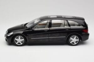 Mercedes R-Class W251 Obsidian Črna Minichamps 1:18 150034601 Kovina – slika 4 od 8