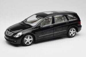 Mercedes R-Class W251 Obsidian Črna Minichamps 1:18 150034601 Kovina