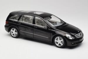 Mercedes R-Class W251 Obsidian Črna Minichamps 1:18 150034601 Kovina – slika 6 od 8