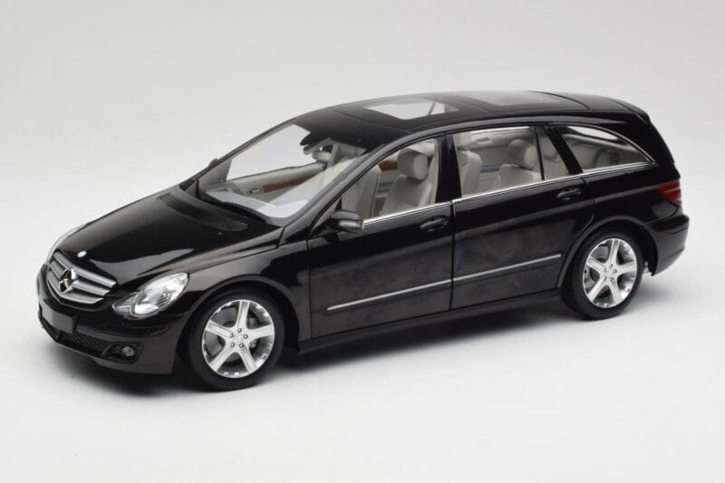 Mercedes R-Class W251 Obsidian Črna Minichamps 1:18 150034601 Kovina