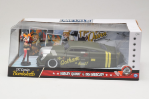 Mercury Gotham or Bust With Harley Quinn Figure Metals Diecast 1:24 30456 Kovina