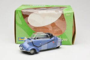 Messerschmitt KR200 Modra Revell 1:18 08944 Kovina – slika 6 od 6