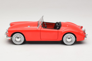 MG A 1600 Roadster Mk I Elvis Presley Blue Hawaii Movie GreenLight 1:18 13524 Kovina – slika 4 od 8