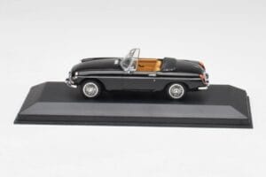 MGB Kabriolet Črn Minichamps 1:43 430131030 Kovina