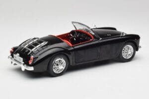 MGA English Roadster Črn Revell 1:18 84559091 Kovina – slika 3 od 8