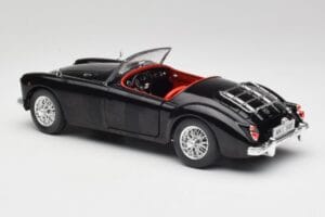 MGA English Roadster Črn Revell 1:18 84559091 Kovina – slika 7 od 8