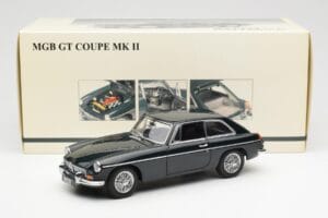 MGB GT Mk2 Coupe Racing Zelena AUTOart 1:18 76602 Kovina – slika 8 od 8