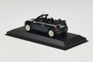 Mini Cooper Kabriolet Zelena z Belo Progo Minichamps 1:43 80420309093-R1 Kovina – slika 3 od 5
