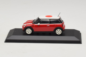 Mini Cooper Rdeča z Japonsko Zastavo Minichamps 1:43 80420309024-R1 Kovina