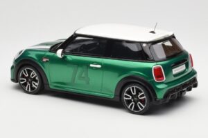 MINI Cooper F56 JCW British Racing Zelen Otto 1:18 OT1098 Smola – slika 5 od 6