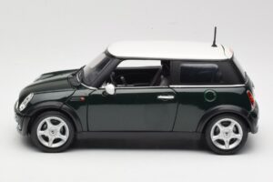 Mini Cooper Mk7 Zelen Maisto 1:18 7271336 Kovina – slika 4 od 8
