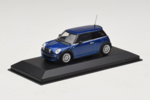 Mini Cooper One R50 Aero Moder Minichamps 1:43 431138270 Kovina – slika 2 od 4
