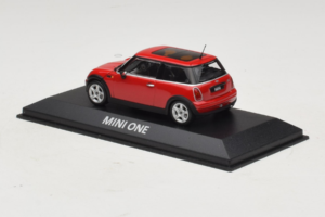 Mini Cooper Rdeča Minichamps 1:43 MINI010 Kovina – slika 3 od 4