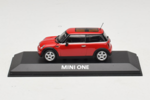 Mini Cooper Rdeča Minichamps 1:43 MINI010 Kovina