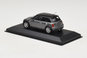 Mini Cooper S Grey Metallic Minichamps 1:43 80420148551-R1 Kovina – slika 3 od 4
