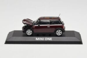 Mini One R50 Temno Rdeča S Črno Streho Minichamps 1:43 MINI008 Kovina – slika 5 od 5