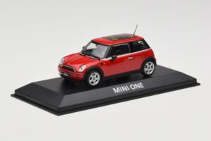 Mini One R50 Rdeč Z Rdečo Streho Minichamps 1:43 MINI001 Kovina – slika 2 od 5