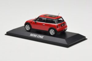 Mini One R50 Rdeč Z Rdečo Streho Minichamps 1:43 MINI001 Kovina – slika 3 od 5