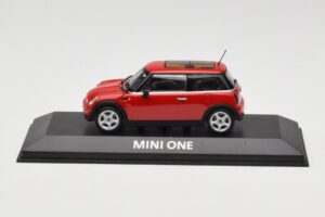 Mini One R50 Rdeč Z Rdečo Streho Minichamps 1:43 MINI001 Kovina