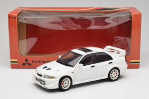 Mitsubishi Lancer Evo VI Tommi Makinen Edition Bel AUTOart 1:18 77157 Kovina – slika 8 od 8