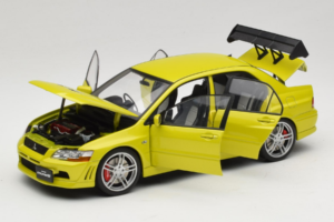 Mitsubishi Lancer Evo VII Mustard Yellow AUTOart 1:18 77166 Kovina – slika 2 od 8