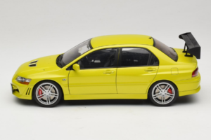Mitsubishi Lancer Evo VII Mustard Yellow AUTOart 1:18 77166 Kovina – slika 4 od 8